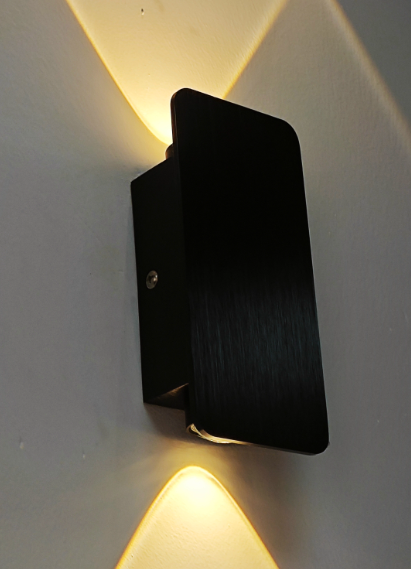 Minimalistische LED-Wandleuchte – Subtile Beleuchtung und zeitgemäße Linie
