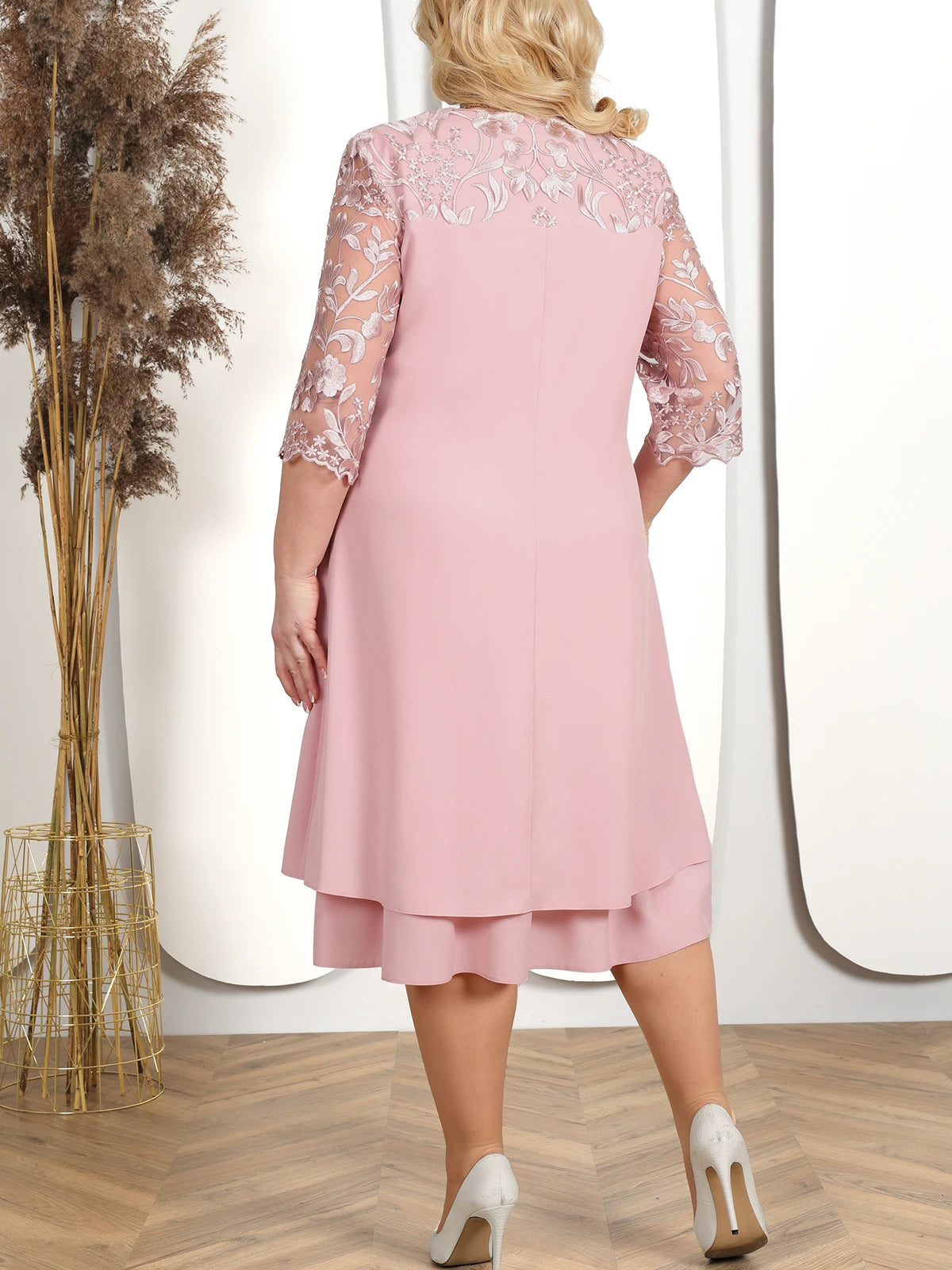 Elodie | Elegant Kjole Størrelse Plus – Omhyggelig Broderi Og Fortryllende Silhuet