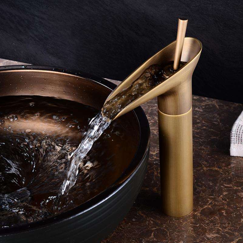 صنبور شلال الحمام - طراز عتيق وأنيق
