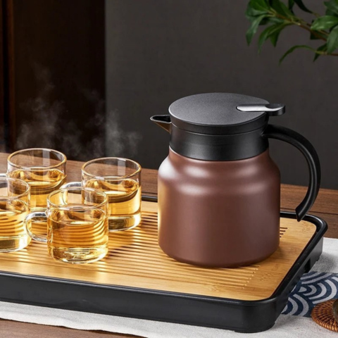 Isolierkanne mit integriertem Teefilter und keramischer Beschichtung – Bewahrte Aromen und moderne Eleganz