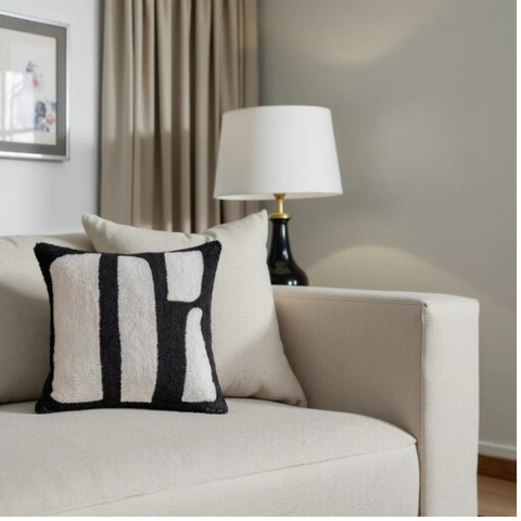 Cuscino Decorativo a Motivo Zebra – Tocco Selvaggio ed Elegante