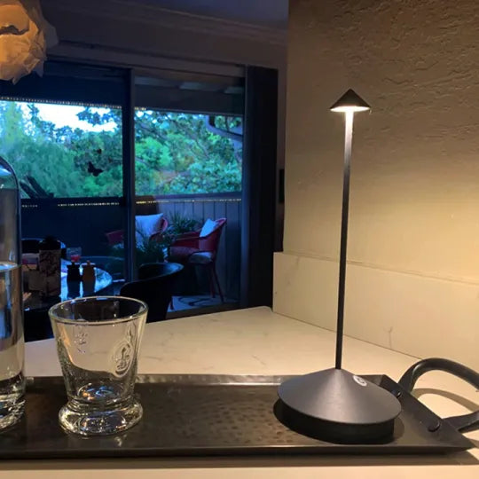 LED Asztali Lámpa – Vezeték Nélküli és Újratölthető