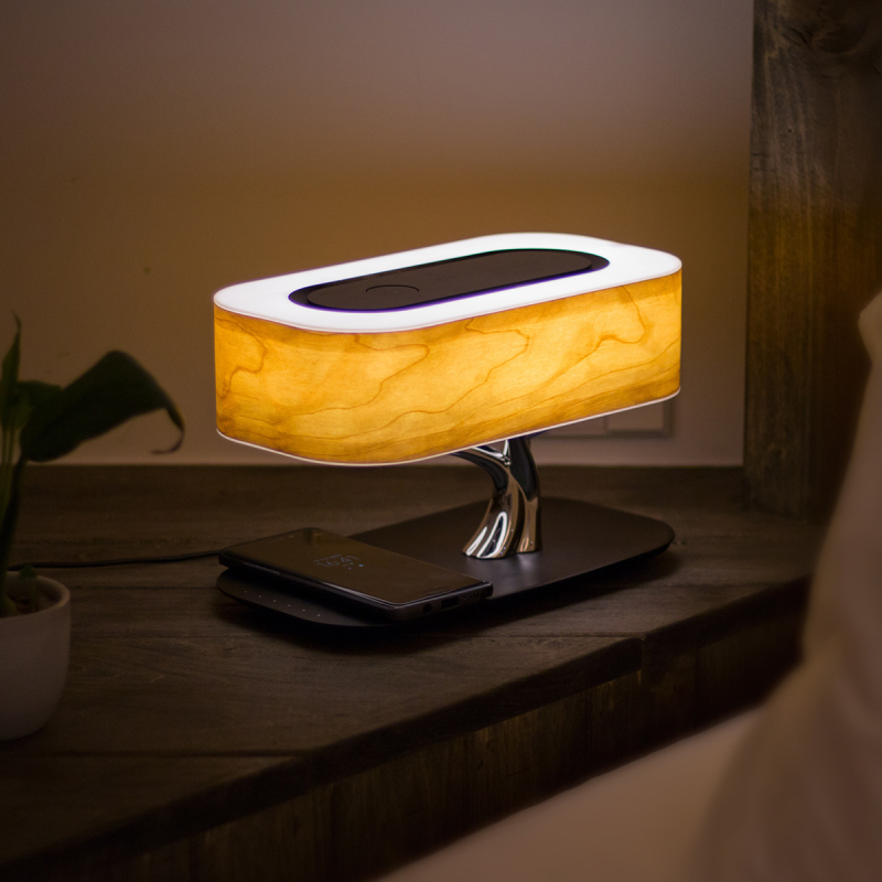 Lampă Multifuncțională— Lumină LED, Încărcător Fără Fir și Audio Bluetooth