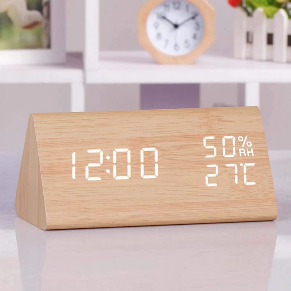 LED hodiny s hlasovým ovládáním – moderní design a inteligentní funkce