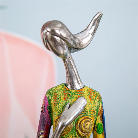 Sculptură Abstractă Femeie – Eleganță și Modernitate 
