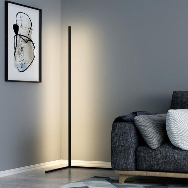Lampa LED kątowa – Oświetlenie nastrojowe i minimalistyczny design 