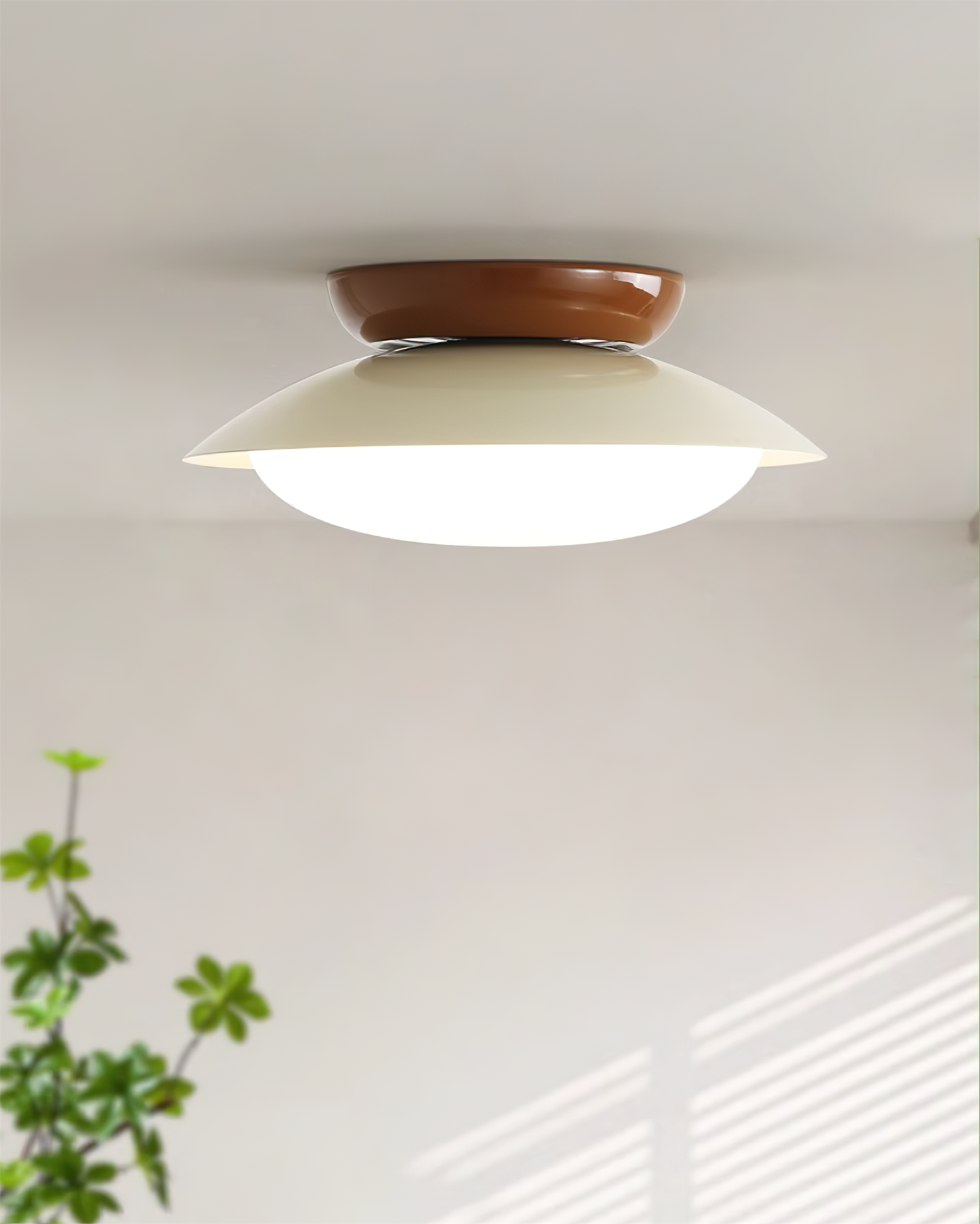 Plafonieră LED rotundă - strălucire naturală și eleganță discretă