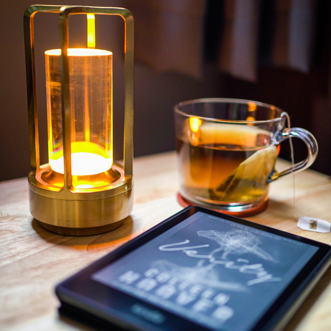 Dobíjacia stolná lampa – Tlmené svetlo a nadčasový štýl 