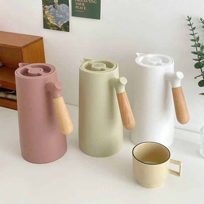Hőszigetelt Kancsó Fogantyúval – Hosszú Távú Megtartás és Elegáns Design 