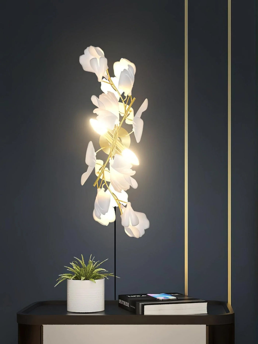Aplique Floral - Elegancia dorada y luz suave