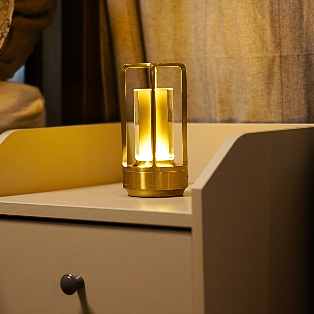 Dobíjacia stolná lampa – Tlmené svetlo a nadčasový štýl 