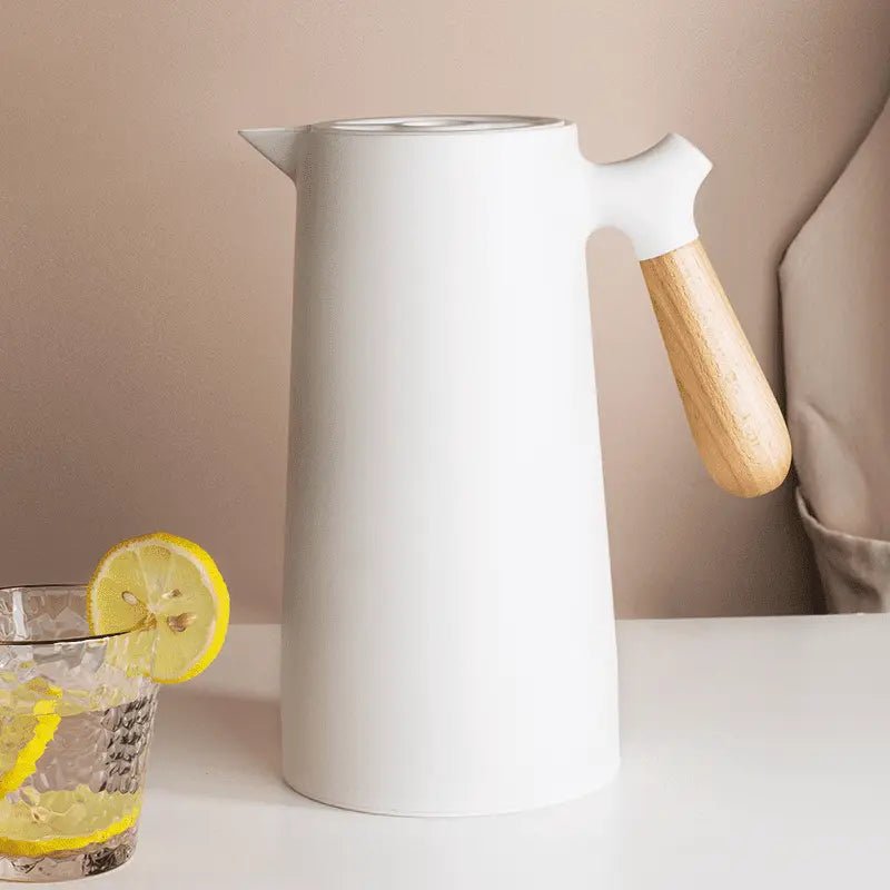 Hőszigetelt Kancsó Fogantyúval – Hosszú Távú Megtartás és Elegáns Design 