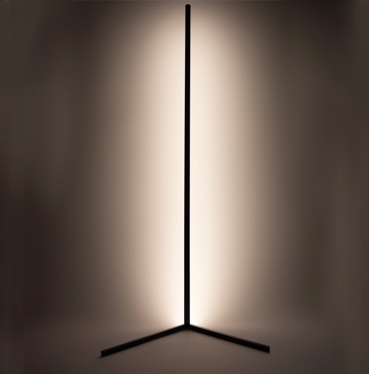 Lampa LED kątowa – Oświetlenie nastrojowe i minimalistyczny design 