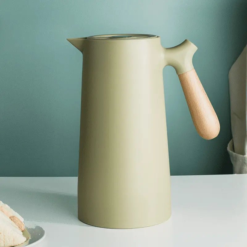 Hőszigetelt Kancsó Fogantyúval – Hosszú Távú Megtartás és Elegáns Design 