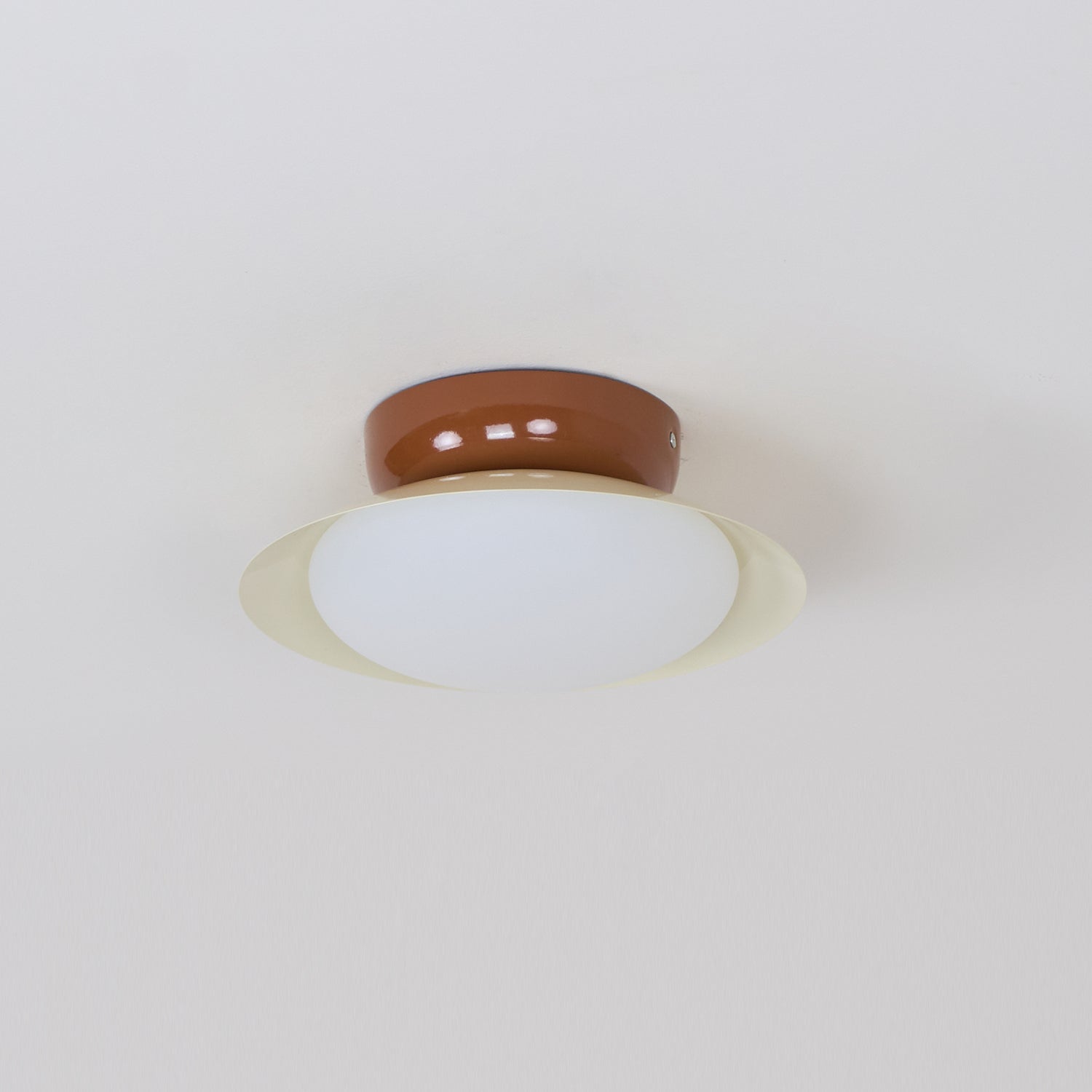 Plafonieră LED rotundă - strălucire naturală și eleganță discretă