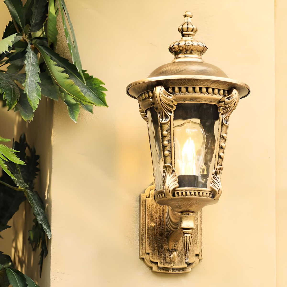 Vintage Vegglampe i Glass – Retro Stil og Utendørs Motstand 