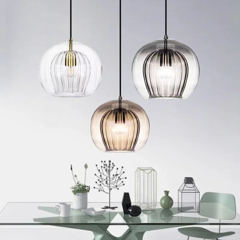 Sfera luminosa moderna in vetro - Luce morbida e stile raffinato