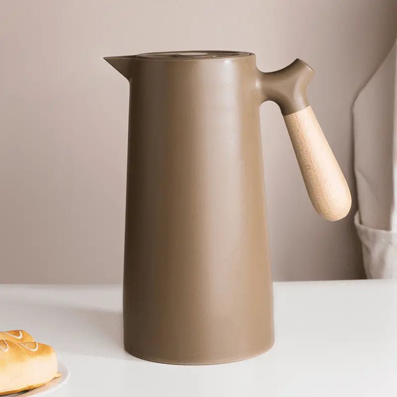 Hőszigetelt Kancsó Fogantyúval – Hosszú Távú Megtartás és Elegáns Design 