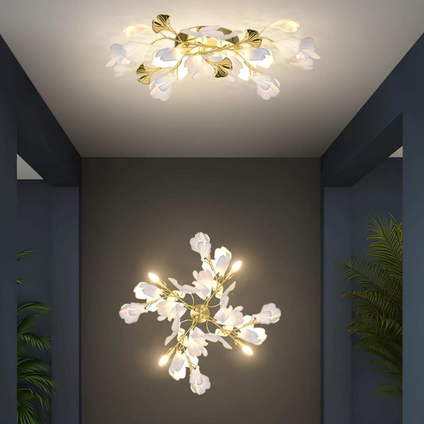 Florale Wandleuchte - Goldene Eleganz & sanftes Licht