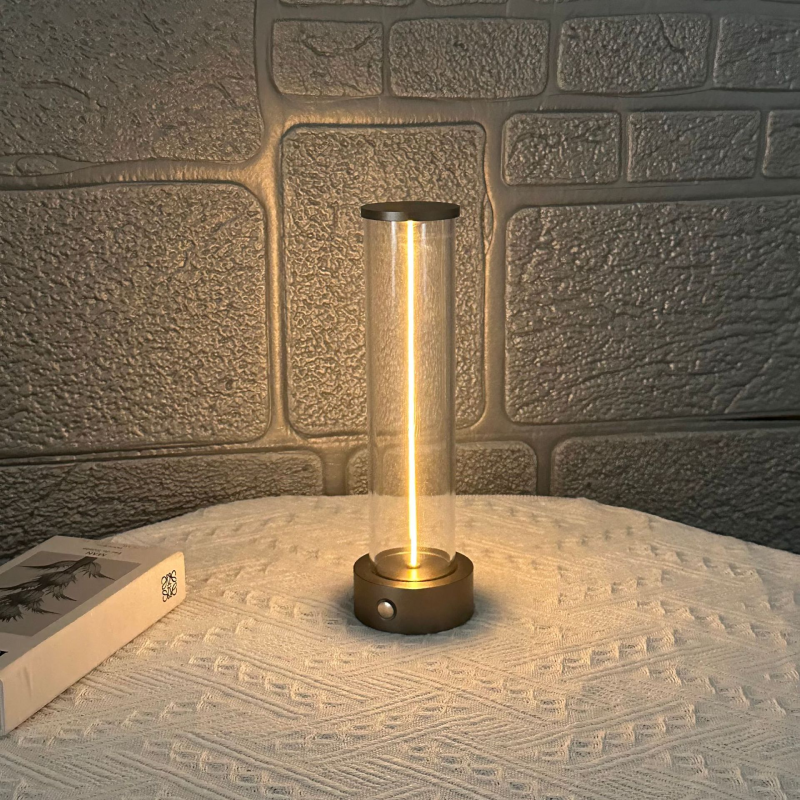 Lampada da Tavolo LED - Illuminazione Moderna ed Elegante 