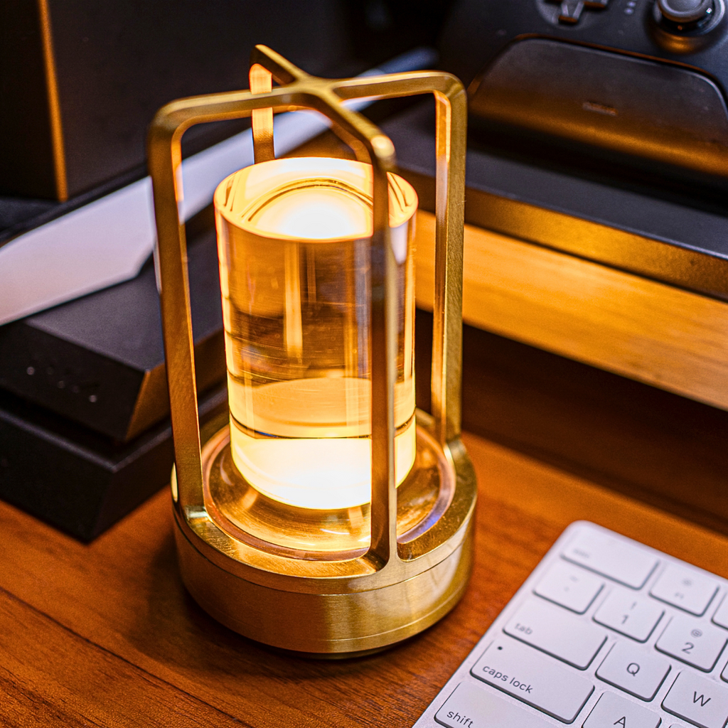 Tischlampe mit Akku – Gedämpftes Licht und zeitloser Stil 