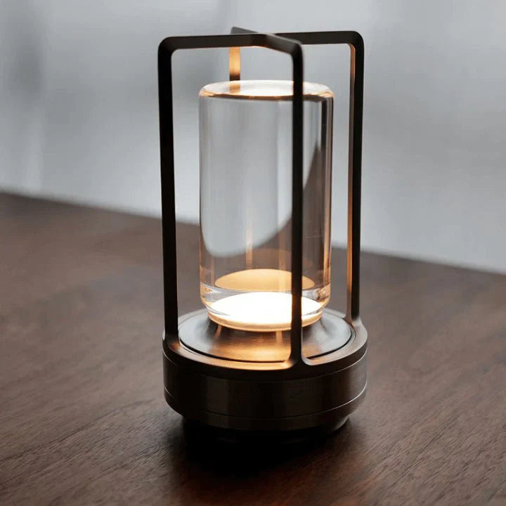 Dobíjacia stolná lampa – Tlmené svetlo a nadčasový štýl 