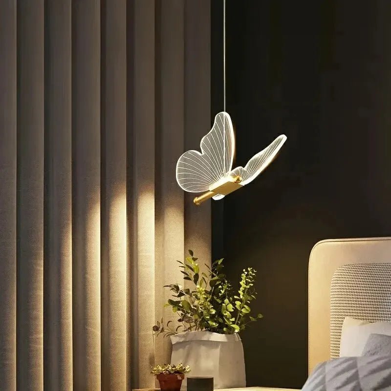Lampada Pendente Farfalla – Eleganza e Originalità 