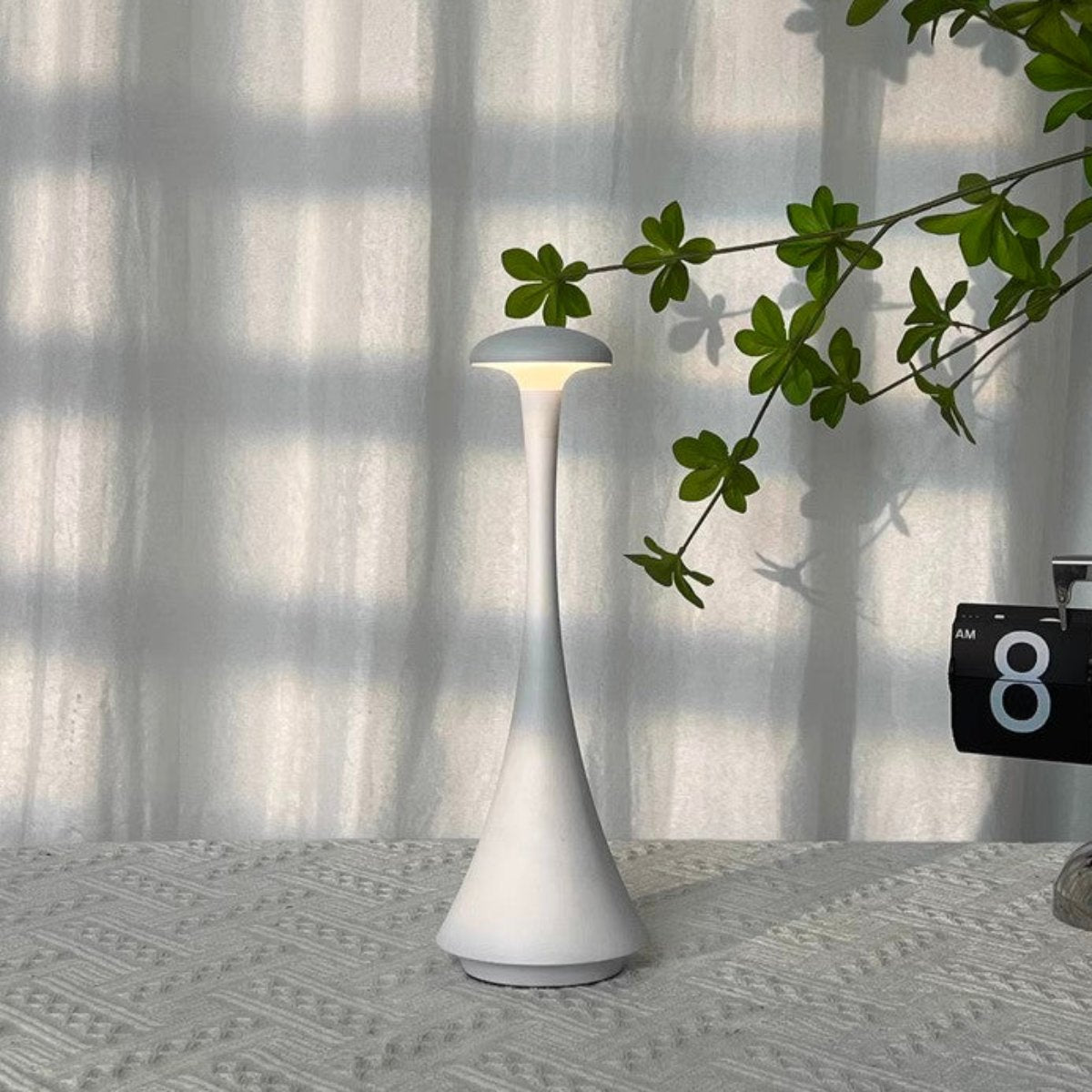 Lâmpada de Mesa Elegante – Elegância e Modernidade 