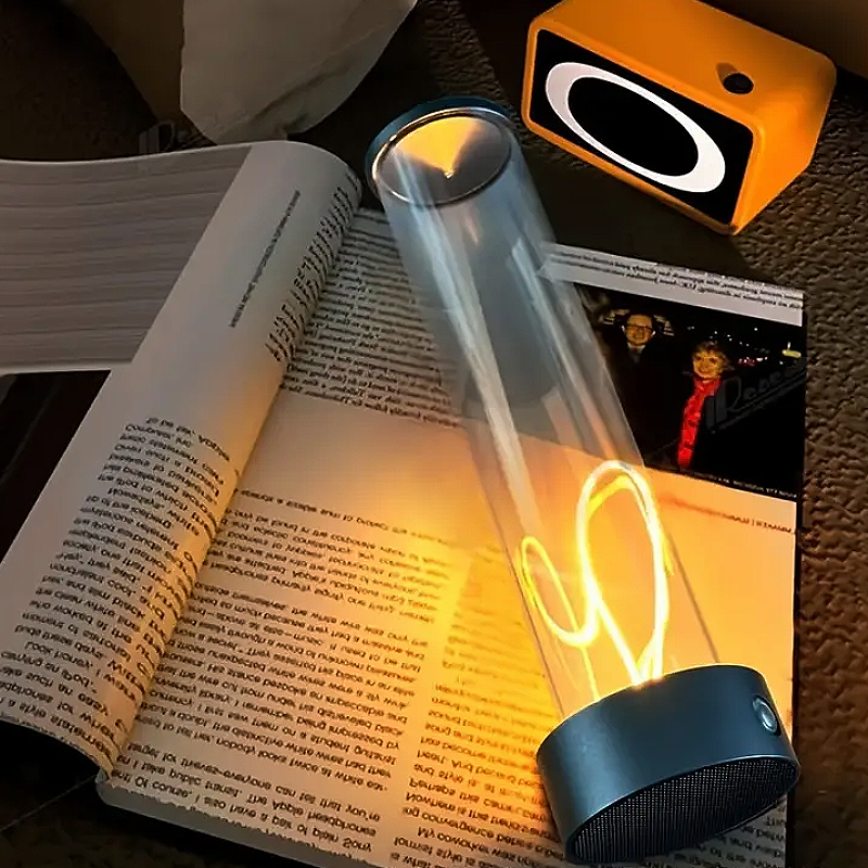 Lampada da Tavolo LED - Illuminazione Moderna ed Elegante 