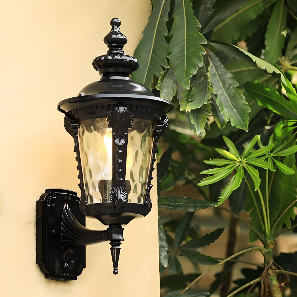 Aplique de Parede Vintage em Vidro – Estilo Retro e Resistência Exterior 