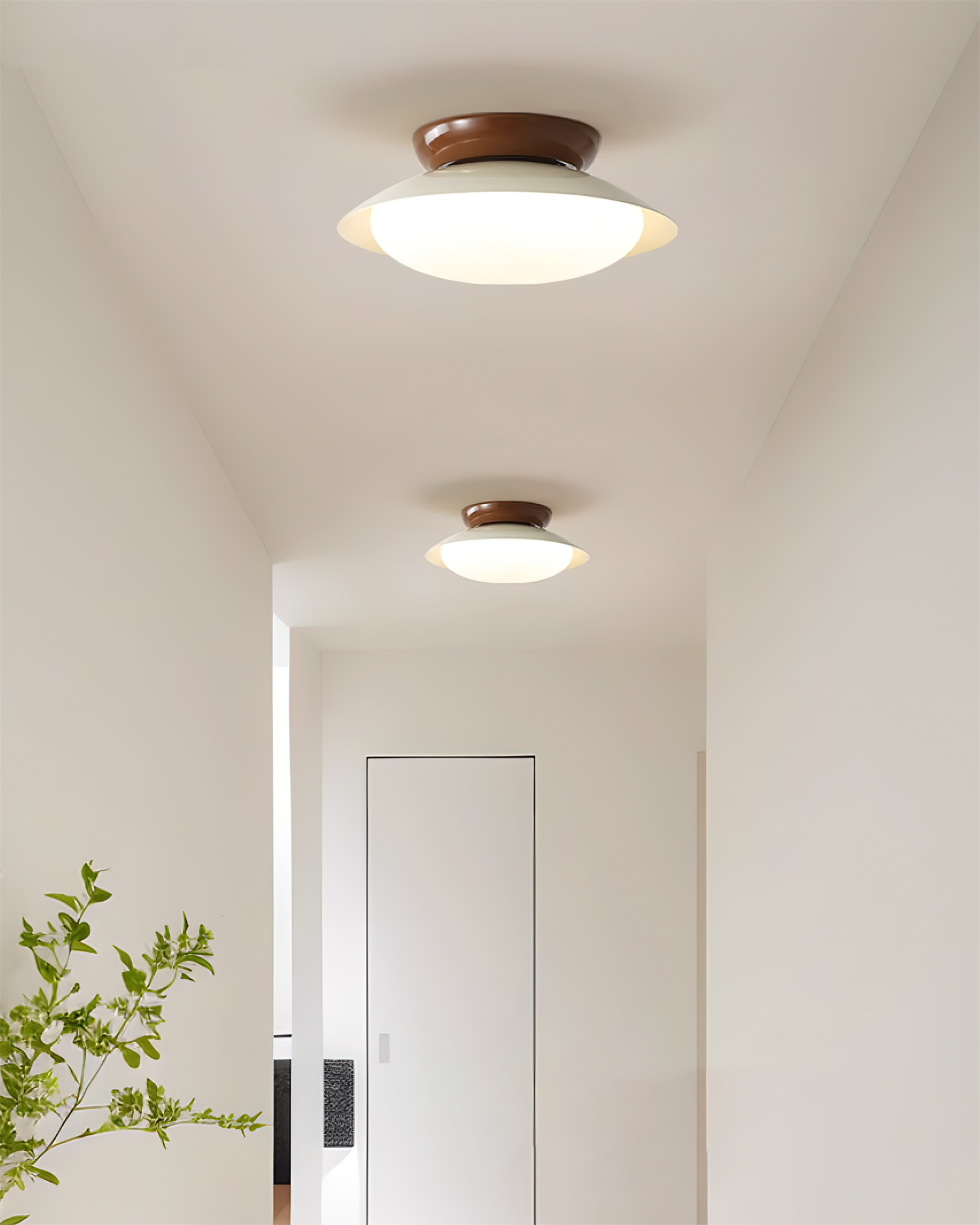 Plafonieră LED rotundă - strălucire naturală și eleganță discretă