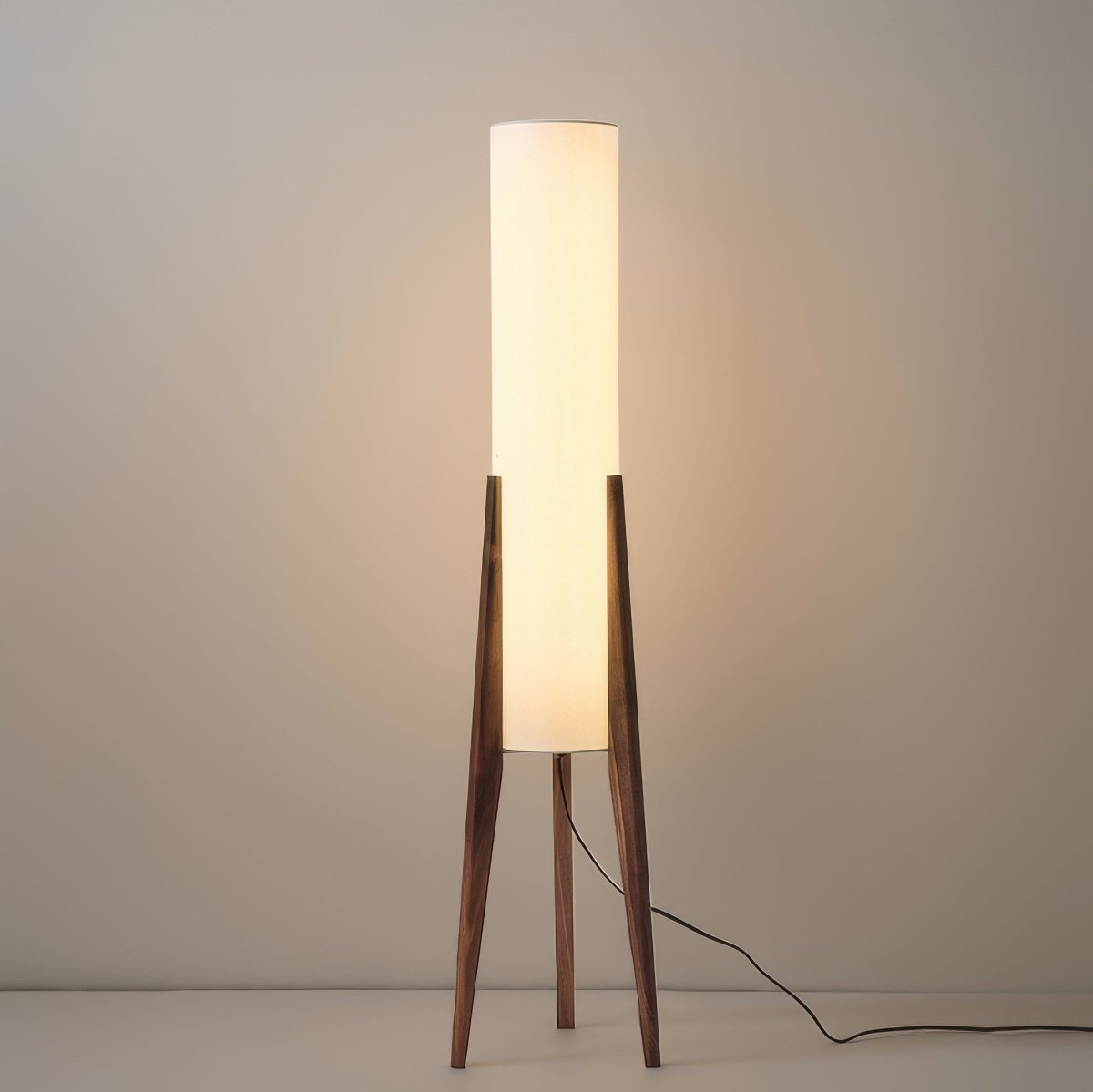 Lampada da Terra – Eleganza Moderna 