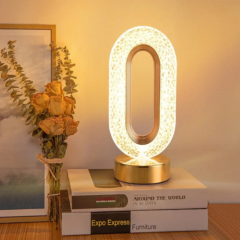 Lampă de Noptieră Tactilă Aurie – Eleganță și Comandă Intuitivă 