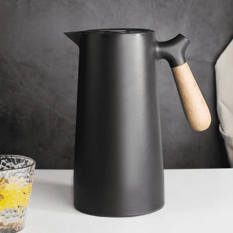 Hőszigetelt Kancsó Fogantyúval – Hosszú Távú Megtartás és Elegáns Design 