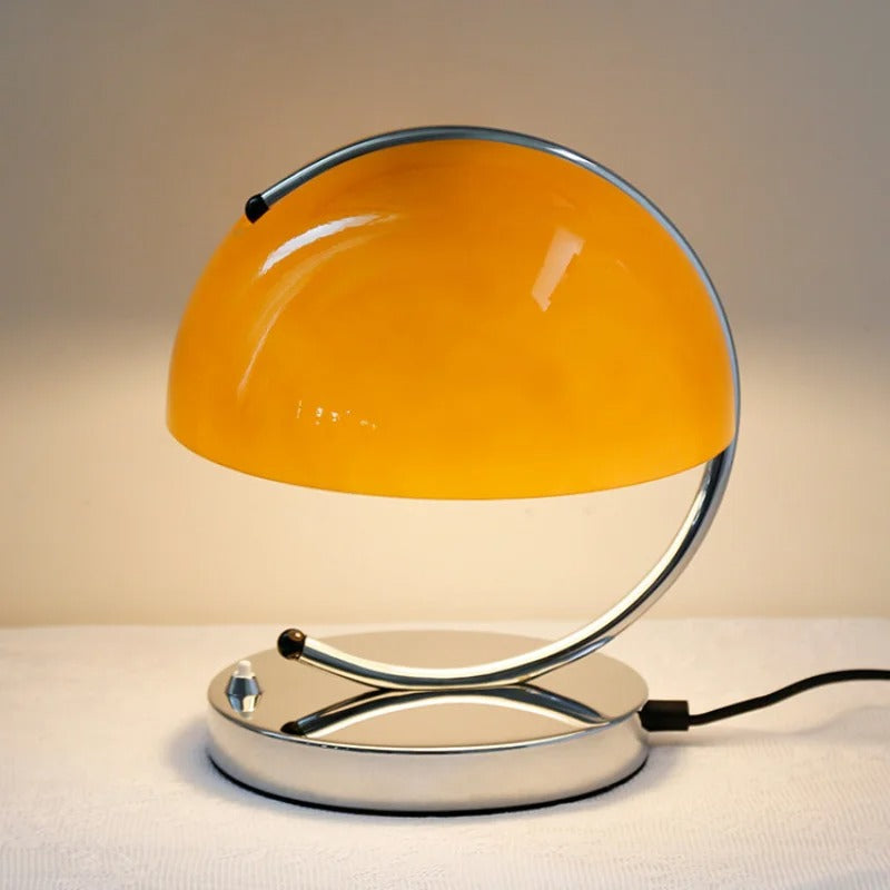 Skandinavisk Stil Bordlampe I Glas – Elegance Og Modernitet 