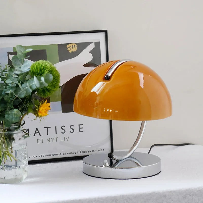 Lampă de masă stil scandinav din sticlă – eleganță și modernitate 